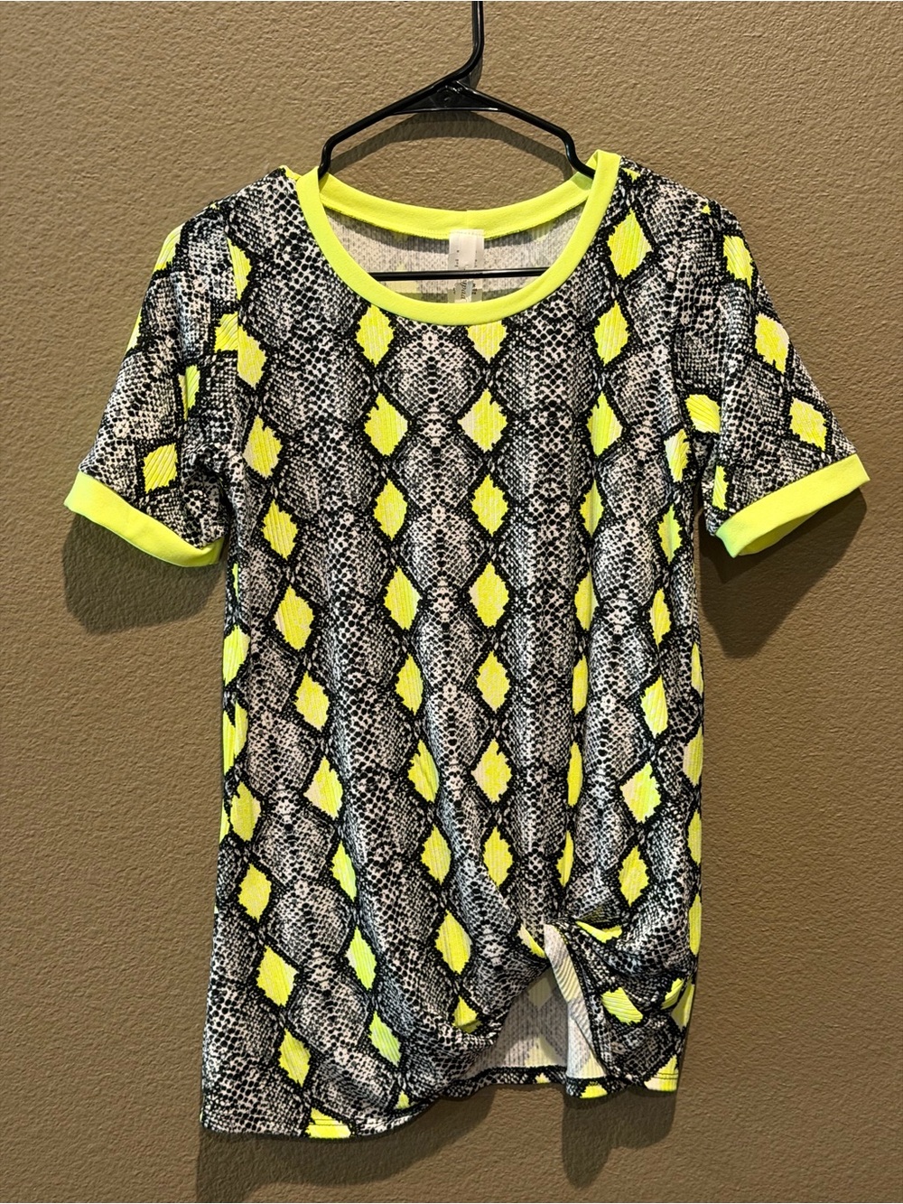 Women's Neon Yellow & Black Snake-Print Short Sleeve Tee